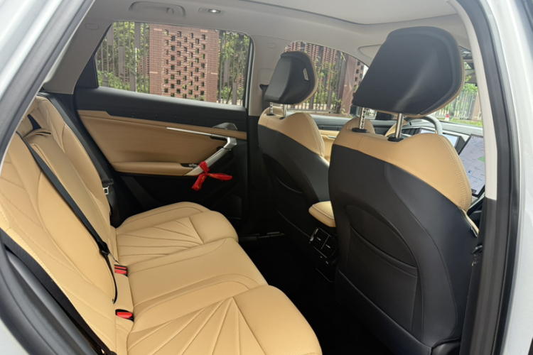 GEELY Boyue L 2024 car image #14