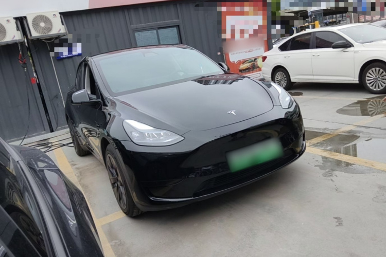 Tesla Model Y 2022 #4 Tesla Model Y 2022 car image #4