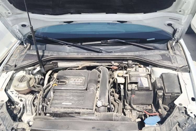 Audi A3 2018 car image #20
