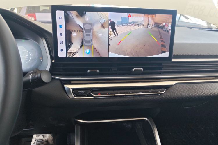 GEELY Emgrand 2023 #13 GEELY Emgrand 2023 car image #13