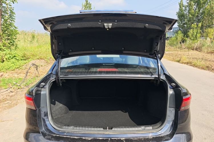 GEELY Emgrand 2021 car image #21