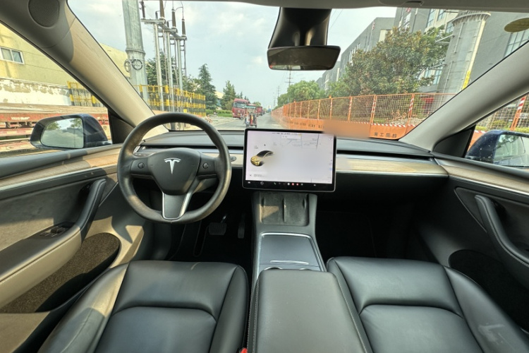 Tesla Model Y 2021 #5 Tesla Model Y 2021 car image #5