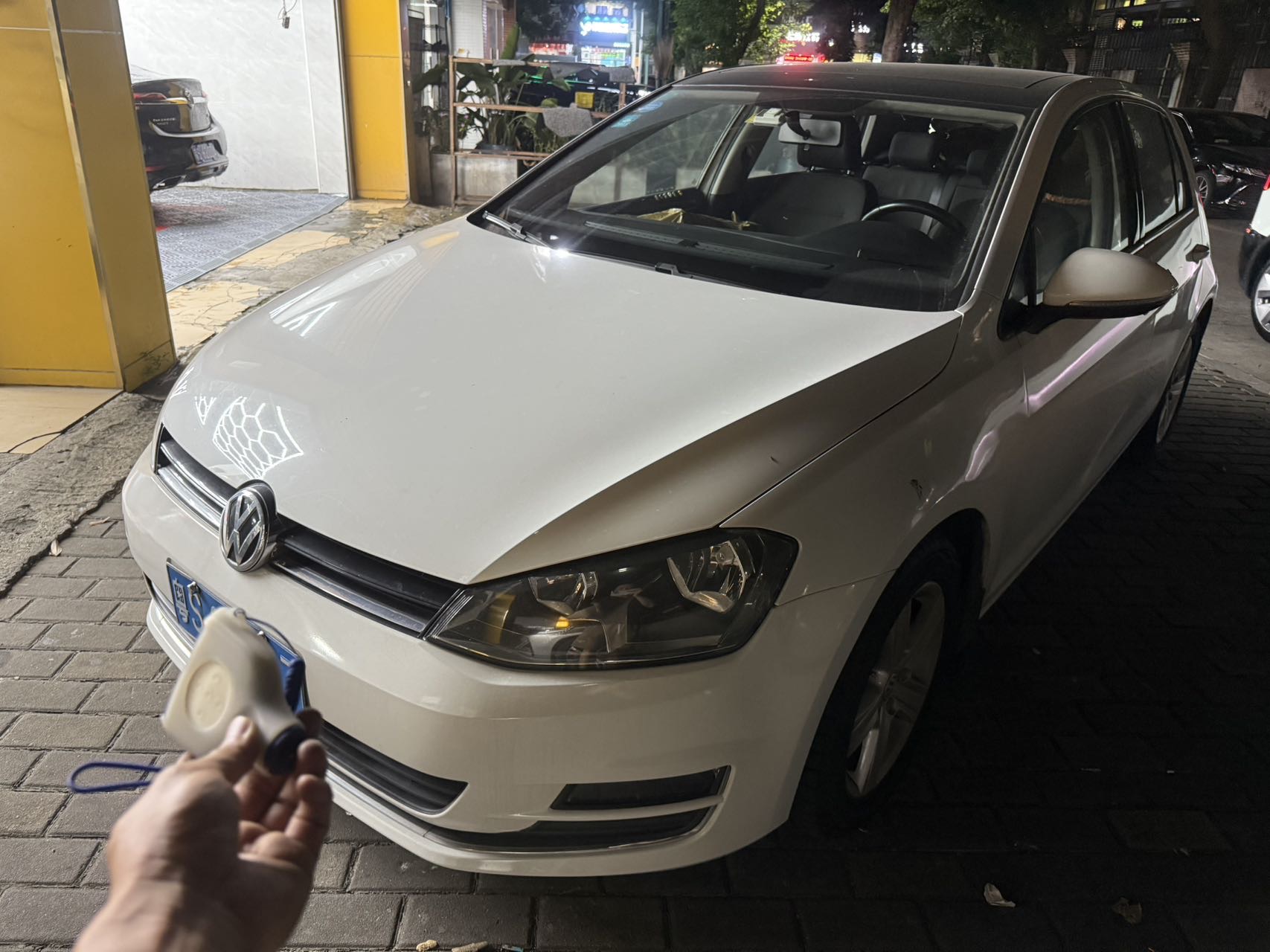 Volkswagen Golf 2014 car image #2