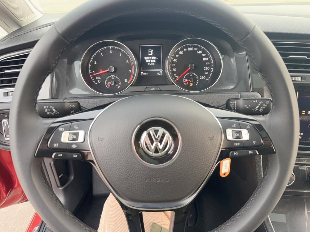 Volkswagen Golf 2019 car image #11