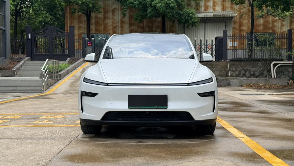 Tesla Model Y 2025 #2 Tesla Model Y 2025 immagine di auto #2