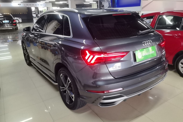 Audi Q3 2020 car image #5