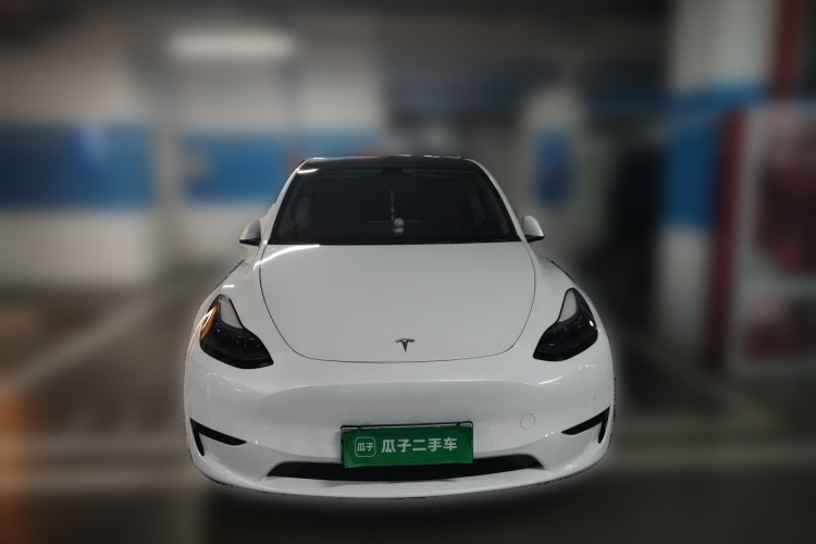 Tesla Model Y 2023 car image #3