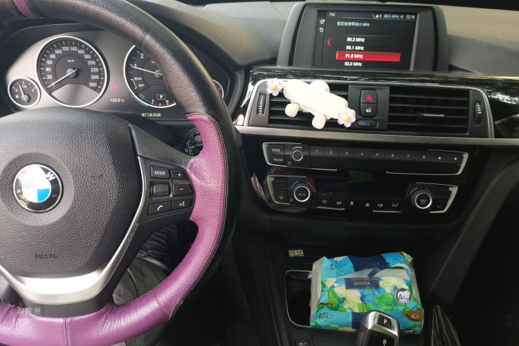 BMW 3 Series GT 2018 car image #15