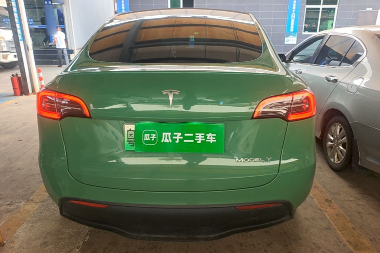Tesla Model Y 2023 #6 Tesla Model Y 2023 car image #6