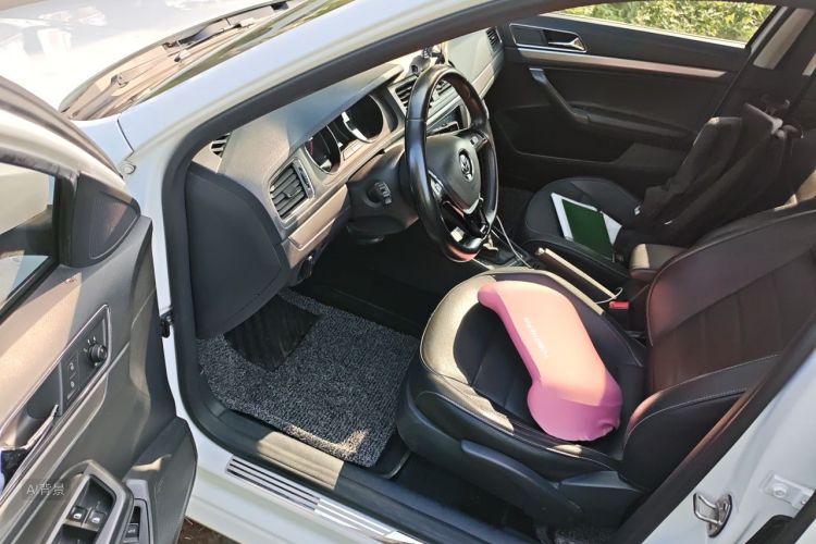 Volkswagen Lavida 2018 car image #18