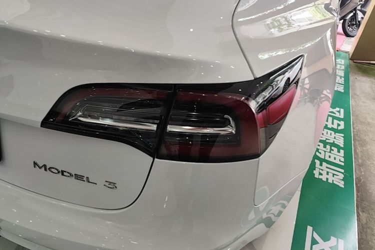 Tesla Model 3 2020 car image #8