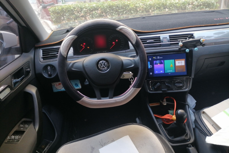 Volkswagen Santana 2018 car image #12