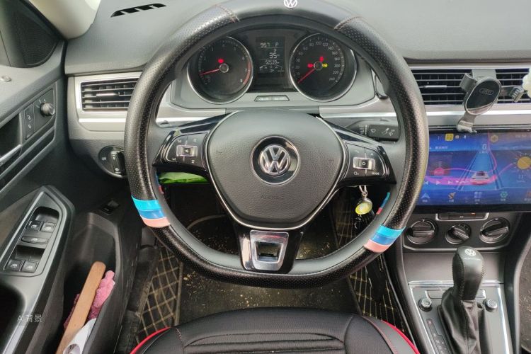 Volkswagen Bora 2019 car image #12