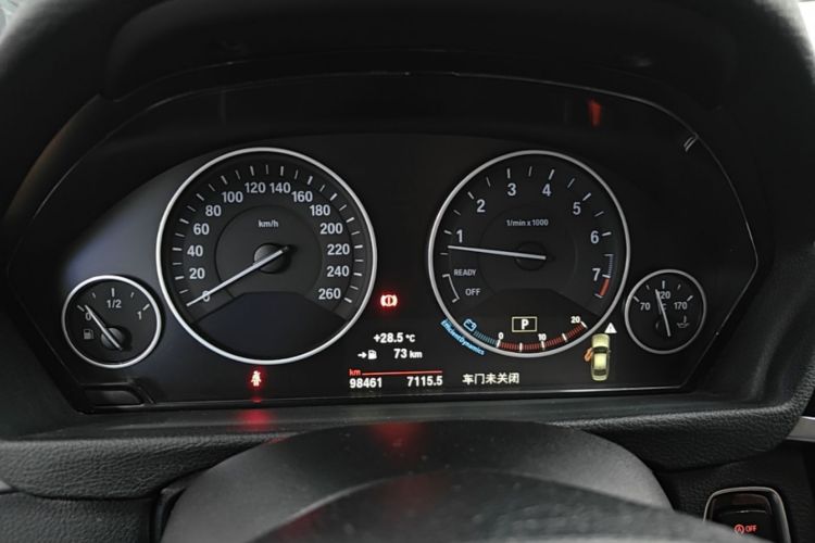 BMW 3 Series 2018 car image #16