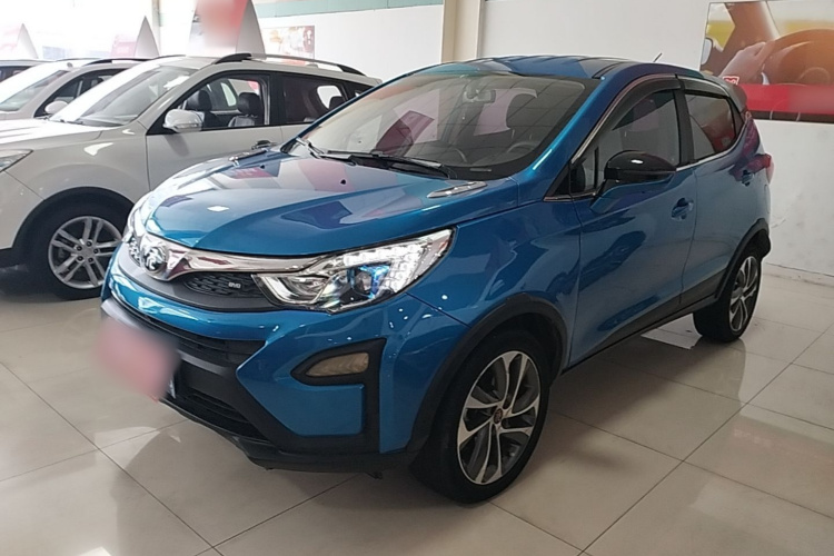 BYD Yuan 2018 #2 BYD Yuan 2018 car image #2