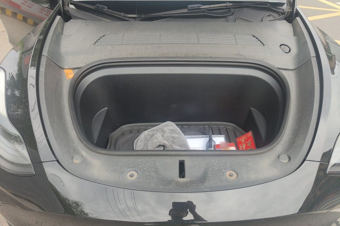 Tesla Model Y 2023 #10 Tesla Model Y 2023 car image #10