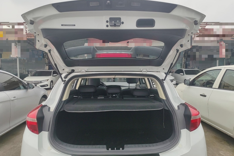 GEELY Emgrand GS 2017 car image #19