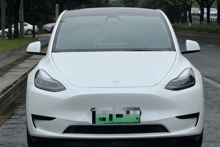 Tesla Model Y 2022 #4 Tesla Model Y 2022 car image #4