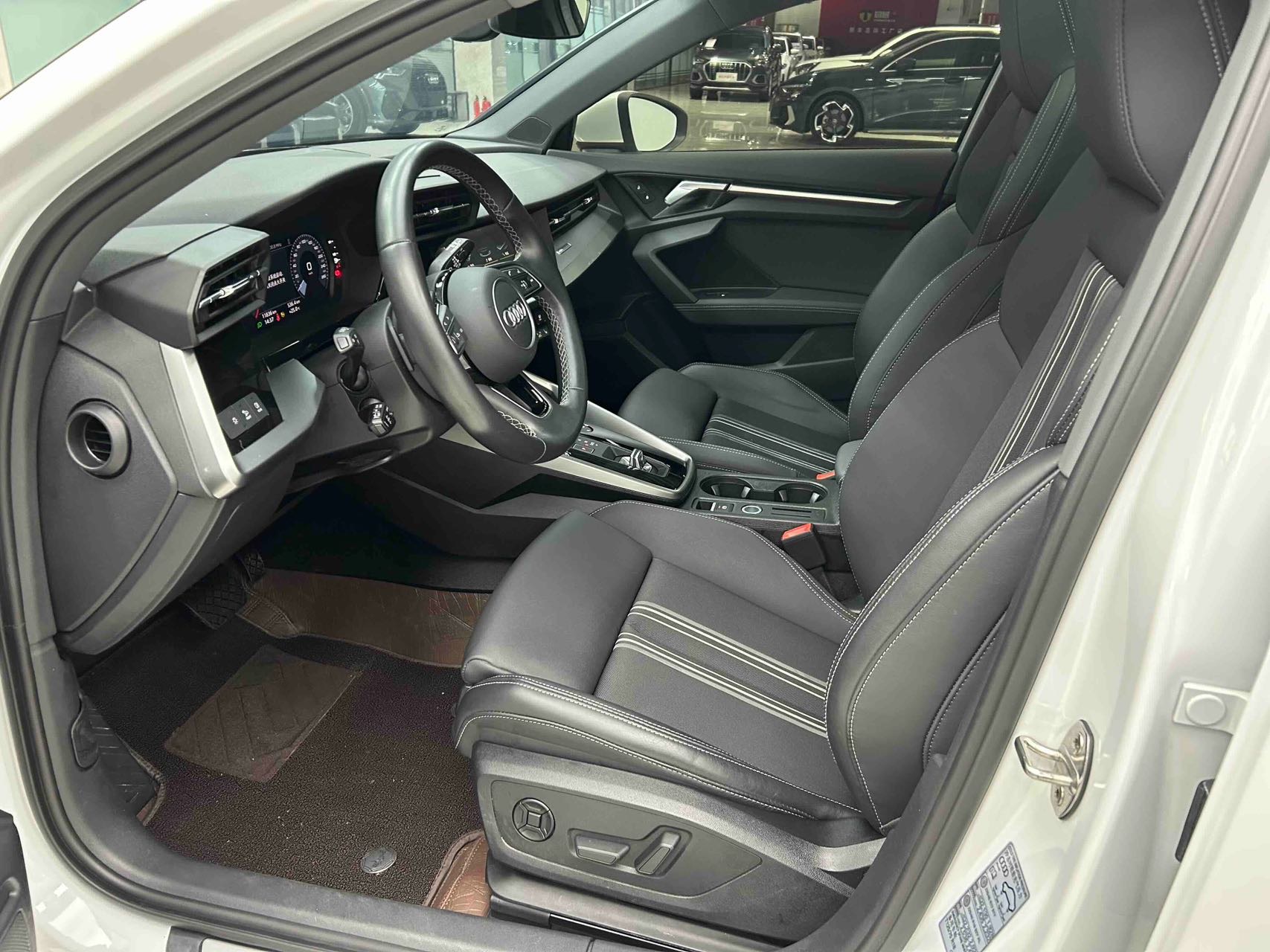 Audi A3 2023 immagine di auto #6
