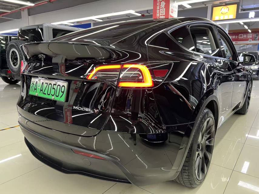 Tesla Model Y 2022 #5 Tesla Model Y 2022 car image #5