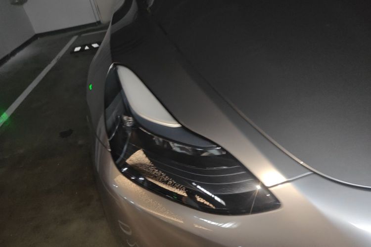 Tesla Model Y 2024 immagine di auto #8