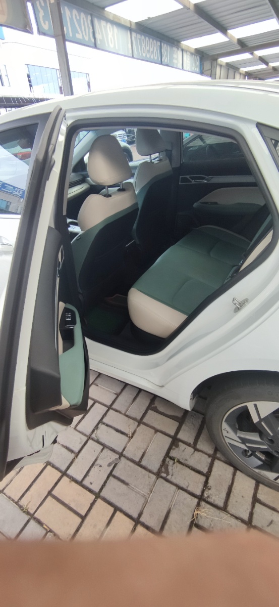 GEELY Emgrand L HiP 2023 imagen de coche #5