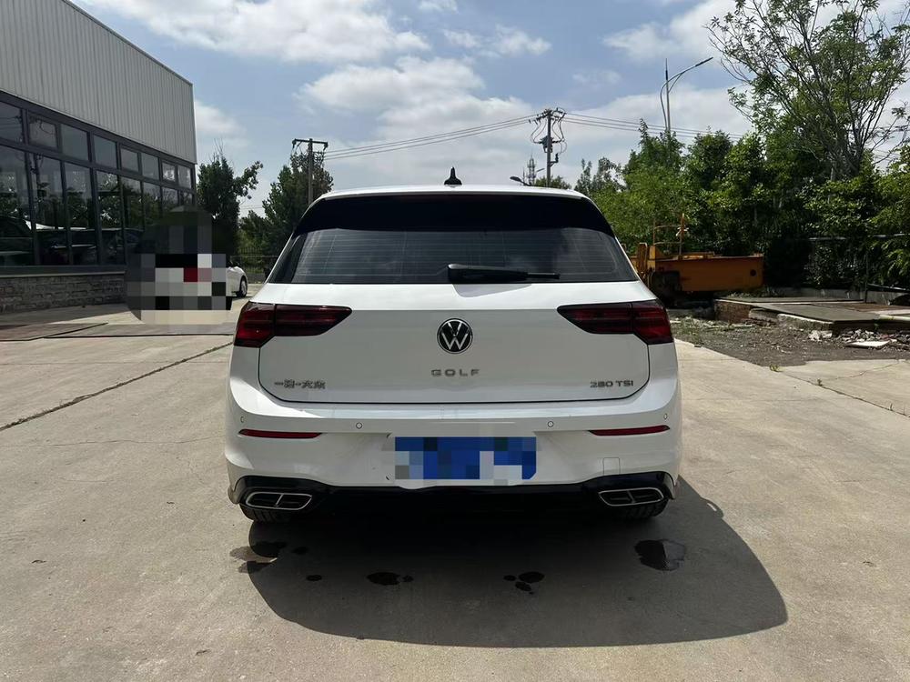 Volkswagen Golf 2023 car image #6