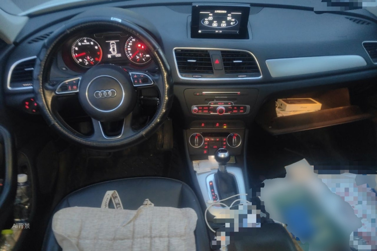 Audi Q3 2017 car image #11