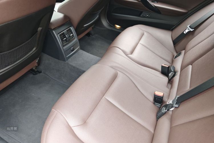 BMW 3 Series 2018 #19 BMW 3 Series 2018 car image #19
