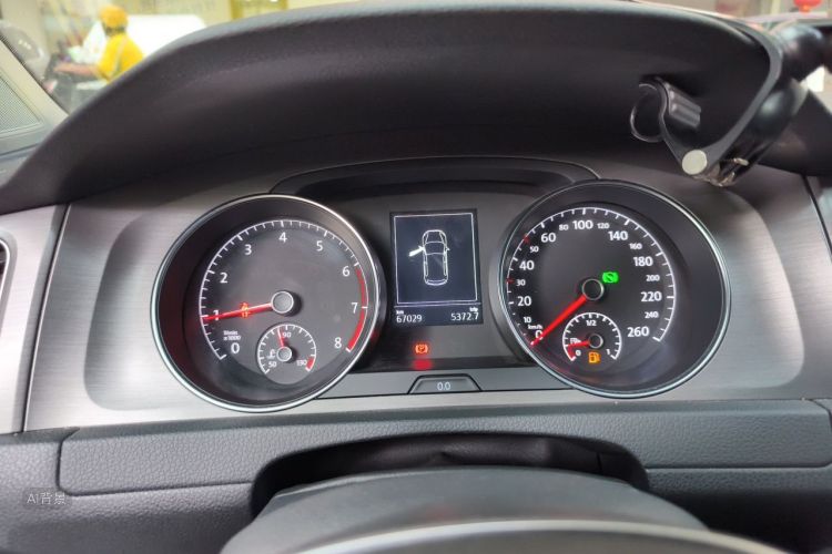 Volkswagen Golf 2015 car image #13