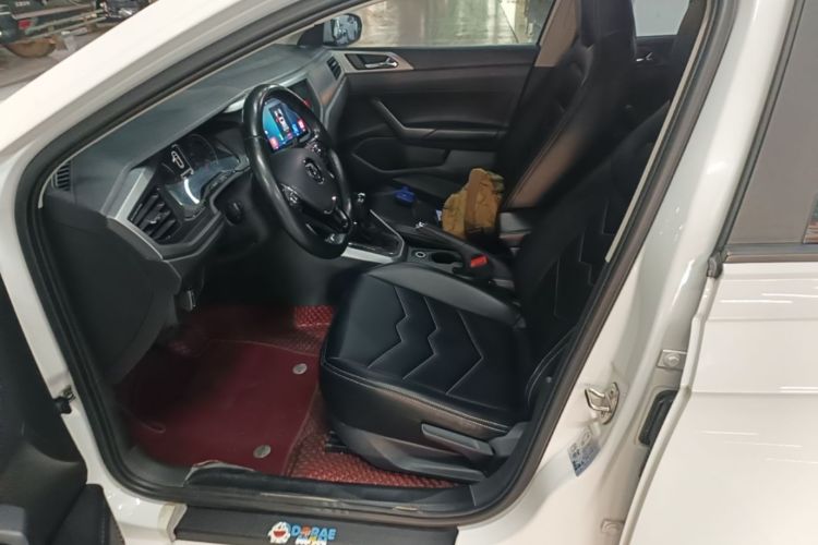 Volkswagen Polo 2020 car image #19