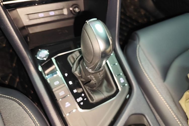 Volkswagen Tharu 2023 imagen de coche #14