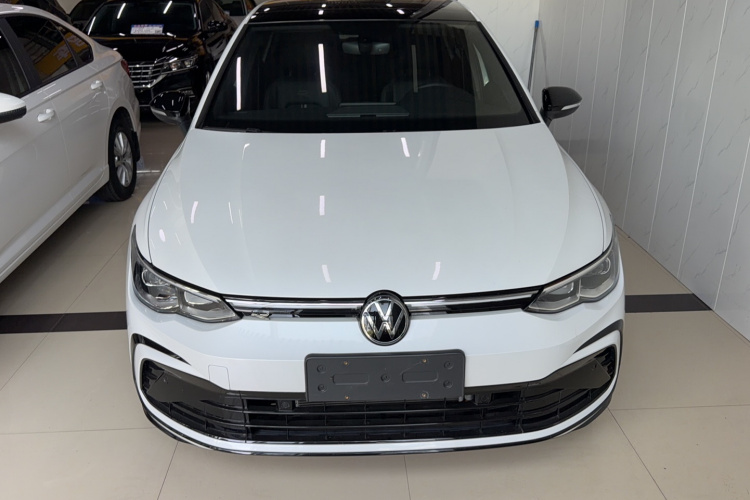 Volkswagen Golf 2024 car image #3
