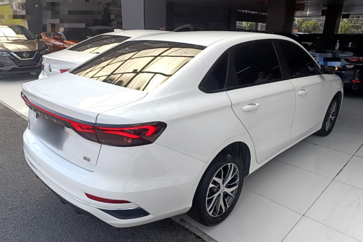 GEELY Emgrand 2025 car image #7