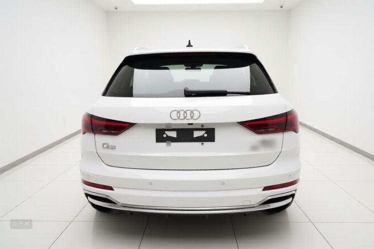 Audi Q3 2020 car image #6