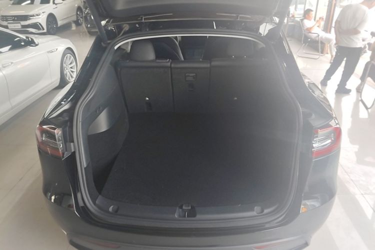 Tesla Model Y 2021 #19 Tesla Model Y 2021 car image #19
