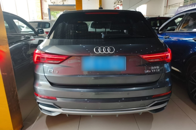 Audi Q3 2020 car image #4