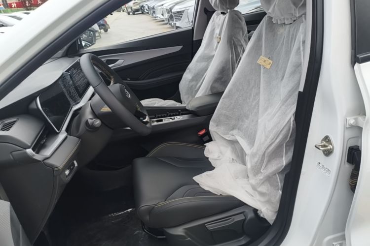 GEELY Binray 2026 #19 GEELY Binray 2026 car image #19
