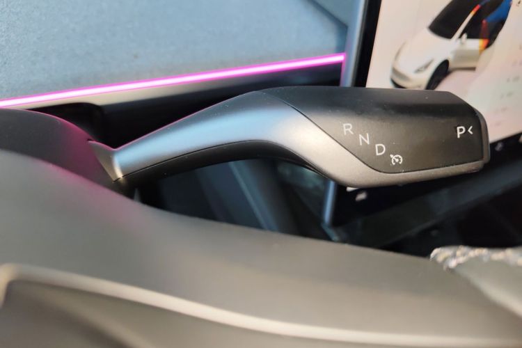 Tesla Model Y 2024 car image #14