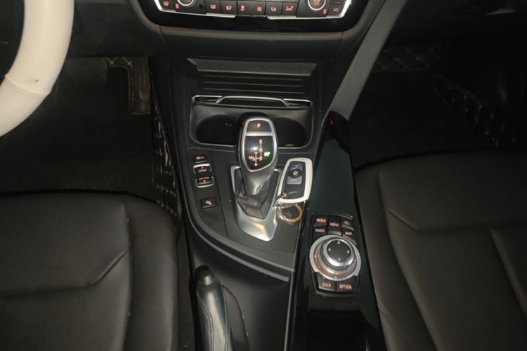 BMW 3 Series 2017 #14 BMW 3 Series 2017 صورة سيارة #14
