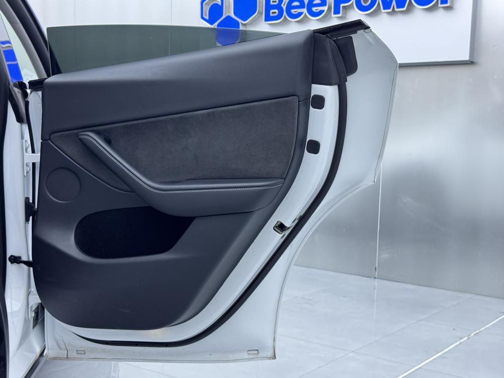 Tesla Model Y 2021 car image #10