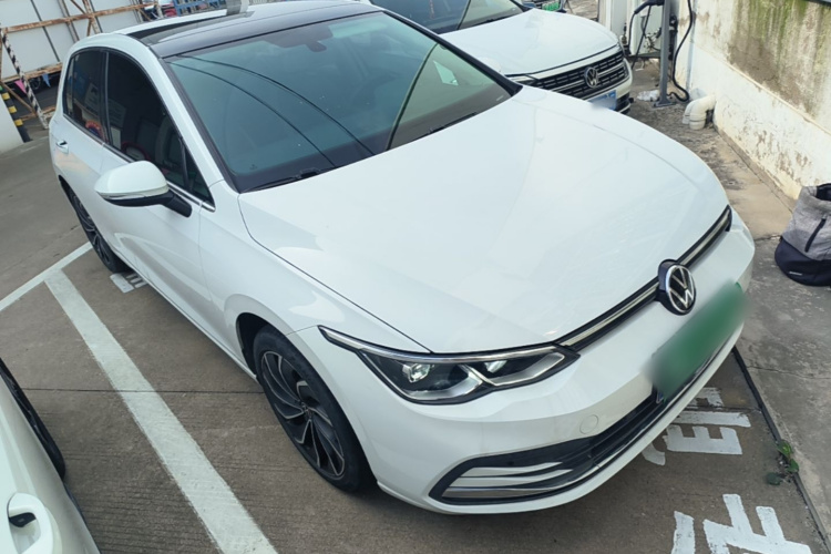 Volkswagen Golf 2021 car image #4