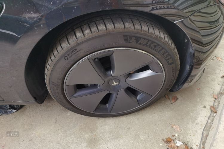 Tesla Model 3 2022 car image #9