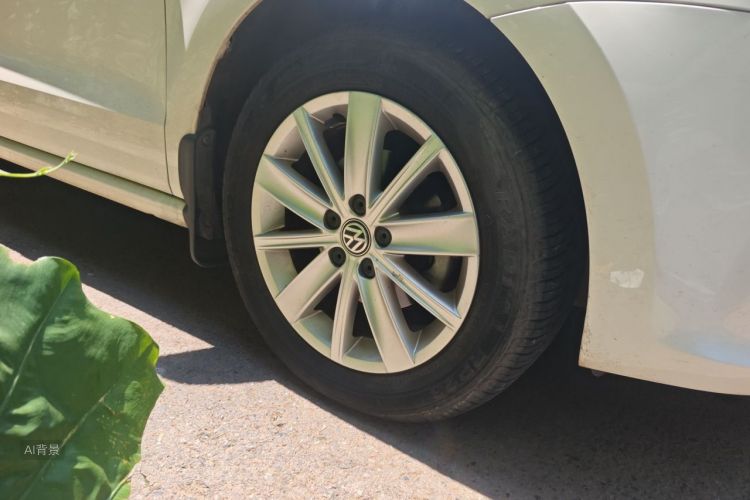 Volkswagen Polo 2014 car image #9