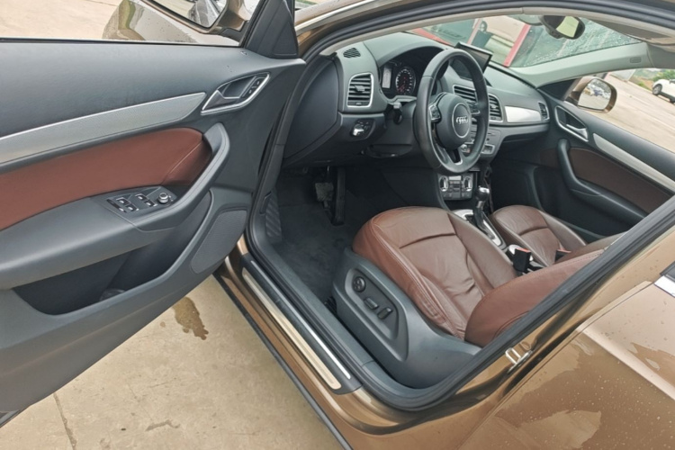 Audi Q3 2014 car image #16