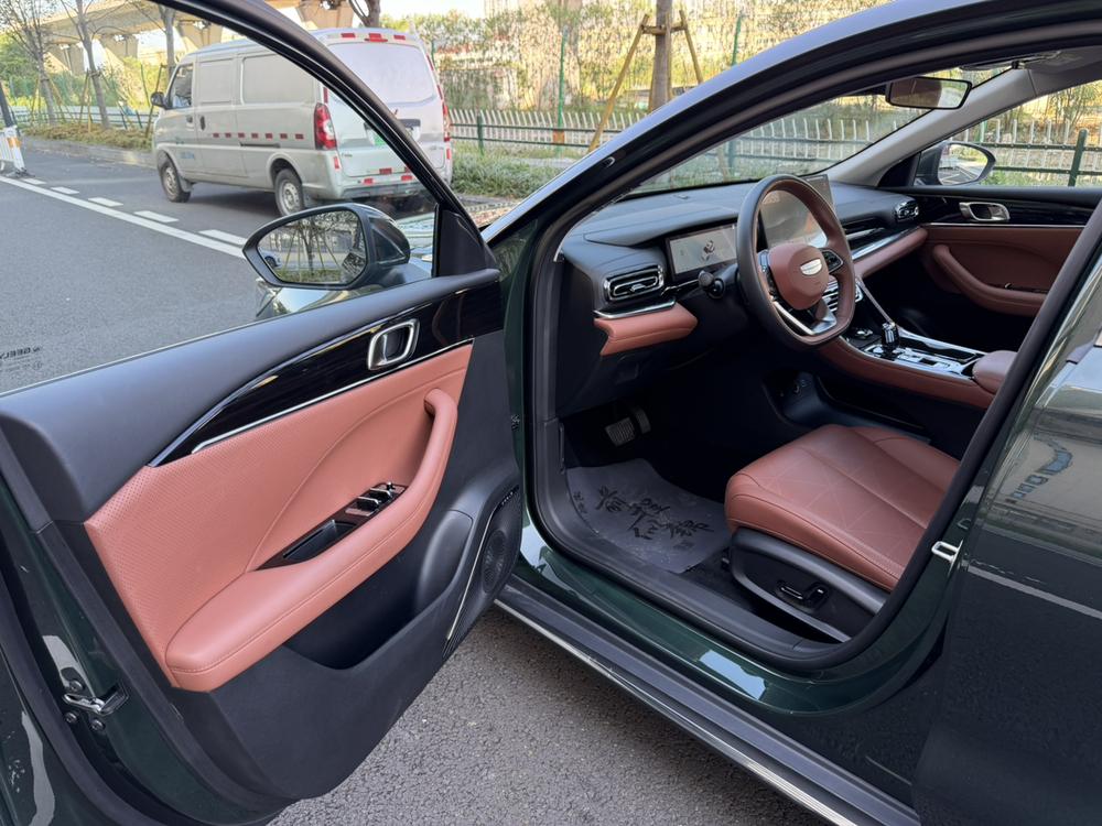 GEELY Emgrand 2025 car image #17