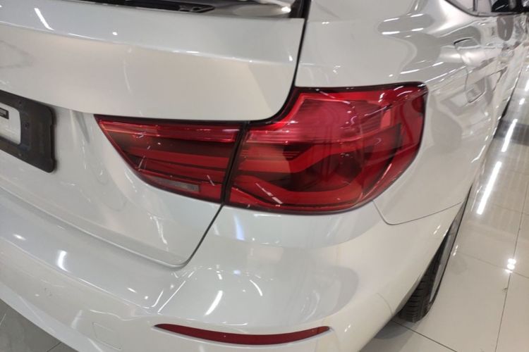 BMW 3 Series GT 2019 #8 BMW 3 Series GT 2019 car image #8