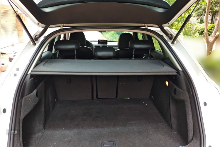 Audi Q3 2015 car image #21