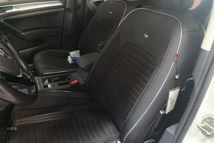 Volkswagen Golf 2020 car image #17