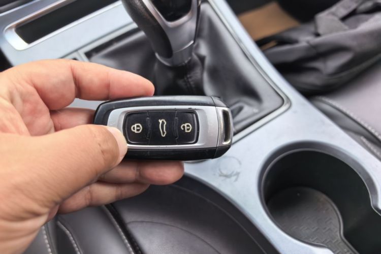GEELY Emgrand 2018 car image #9